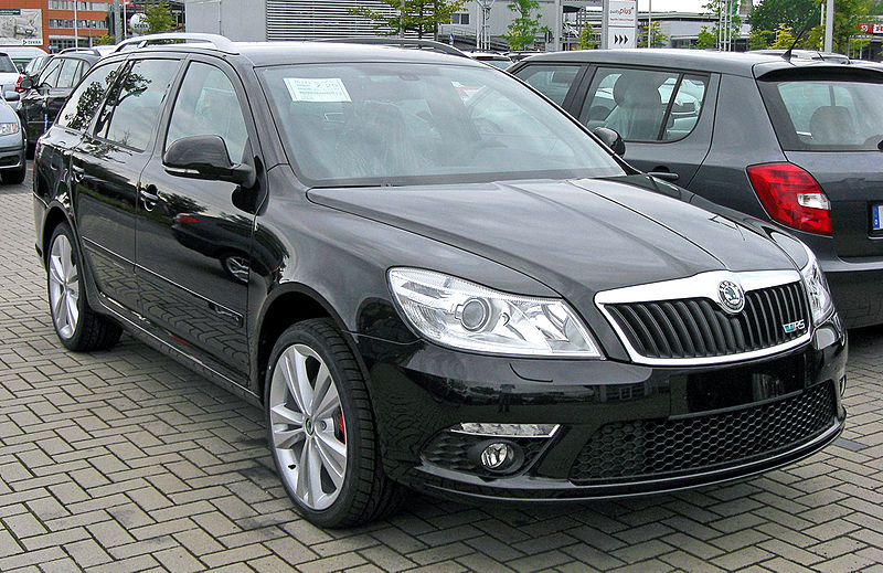 800px-Skoda_Octavia_II_Combi_Facelift_RS_20090620_front.JPG