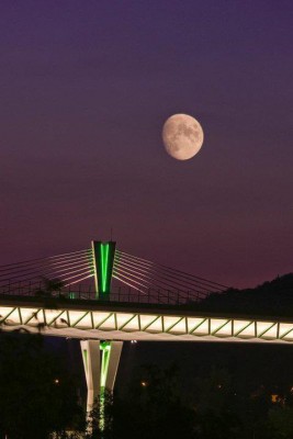most v noci.jpg