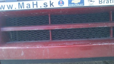 DSC_0125.jpg (134.14 KiB) Zobrazeno 9700 x tiež aj ochrannú mriežku chladiča