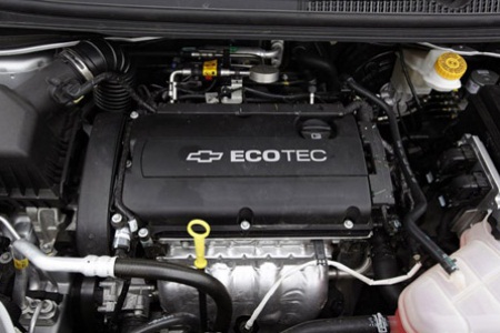 2012-chevrolet-sonic-engine.jpg